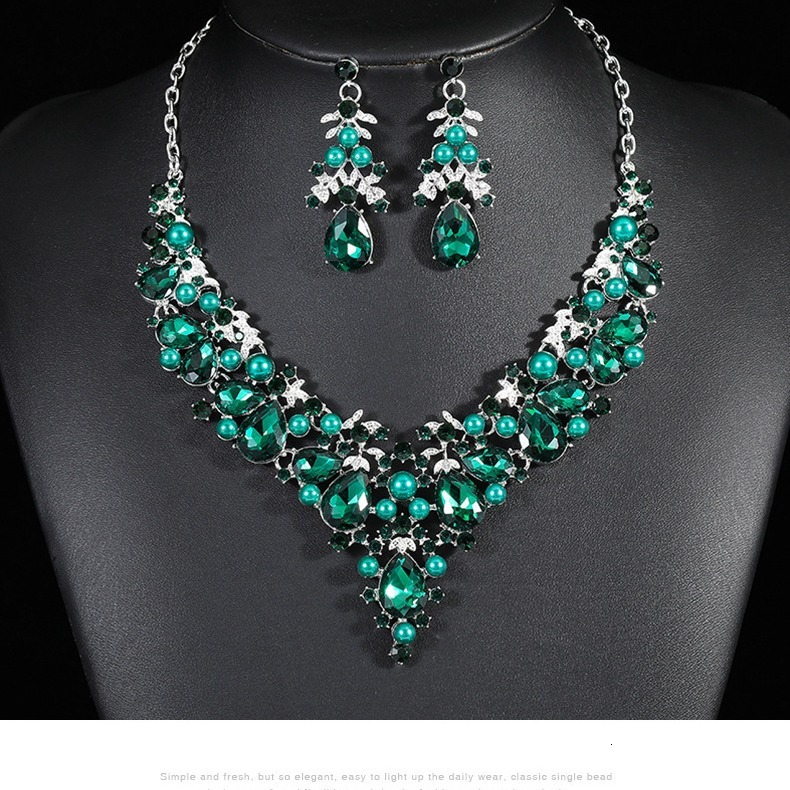 Luxury Brand Designer Jewelry 2022 New European And American Necklace Set For Women Two-Piece Alloy Elegant Bridal Dress Direct From Manufacturer