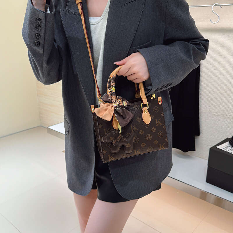 Best Seller Designer Bag Designer Handbag For Women 2025 New Commuter Small Square Handheld Fashion Versatile Shoulder Cssbody Bag