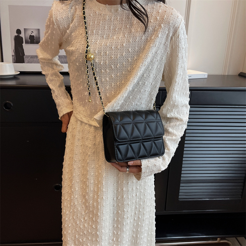 Free delivery designer bags Large capacity tote bag women retro armpit bag commuting handbag shoulder bag Convenient