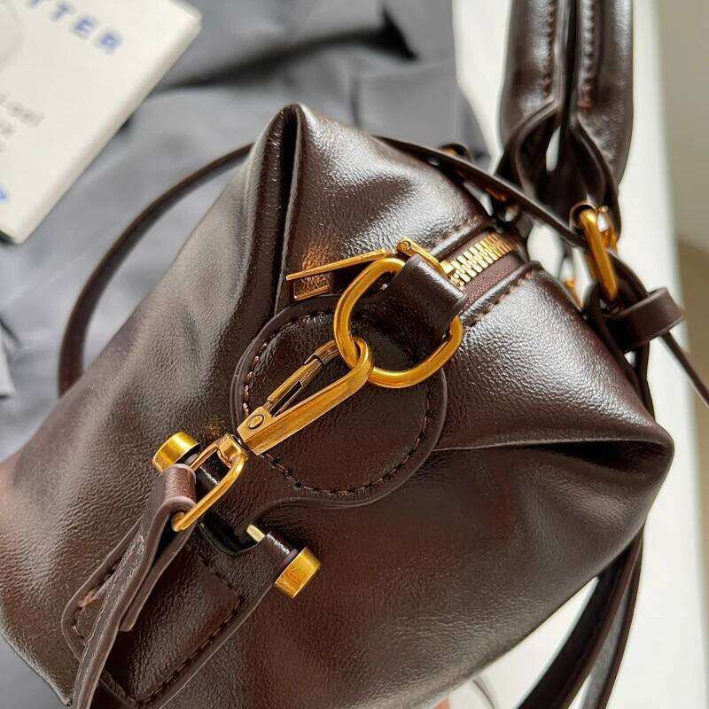 Classic PU Leather Handbags Women Solid Small Vintage Female England Style Elegant Pillow Bags New In 2024 Fashion Packages