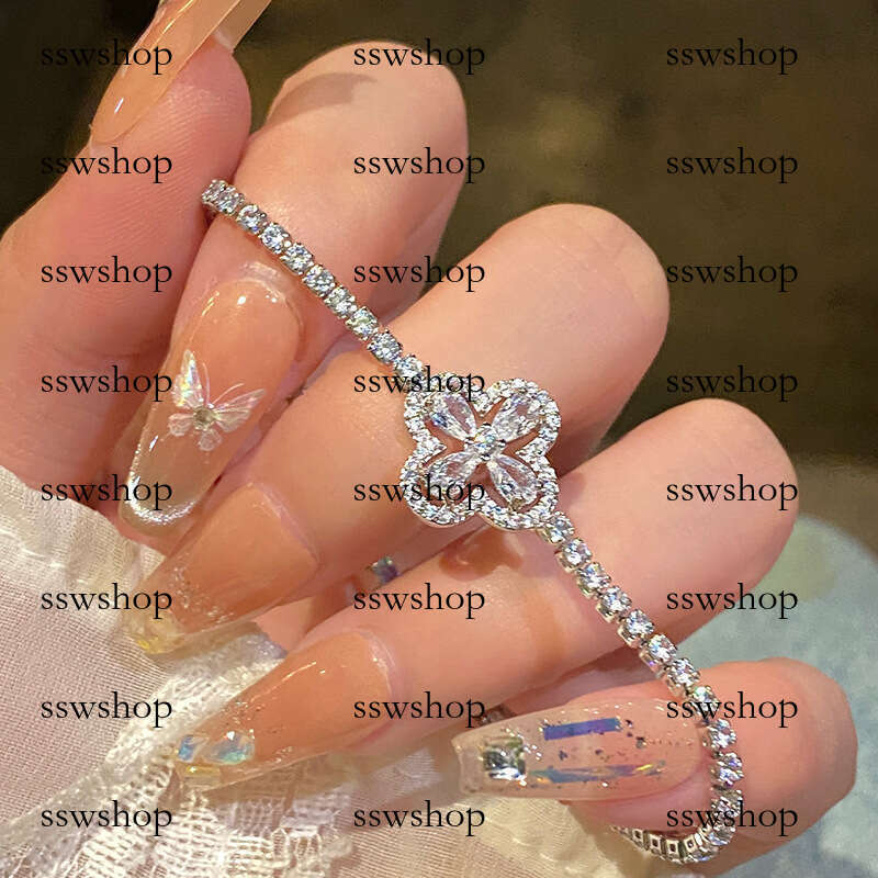 Real Gold Plated Zircon Flower Geometric Unique Design Sense Clasp Bracelet Fashion Trendy Jewelry for Women