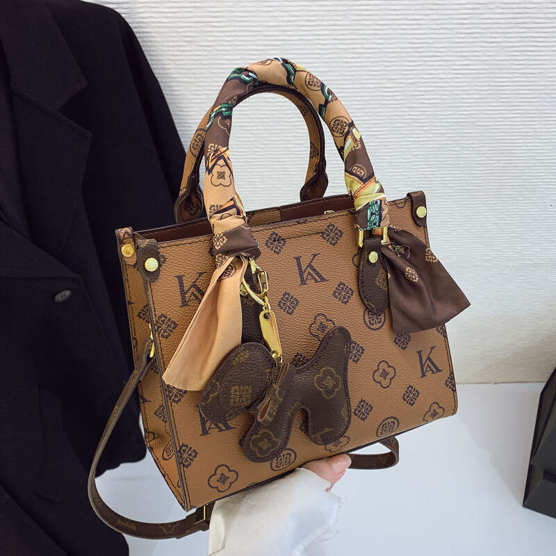 Designer Bag Luxury Handbag for Women 2025 New Commuter Small Square Handheld Fashion Versatile Shoulder Crossbody Bag