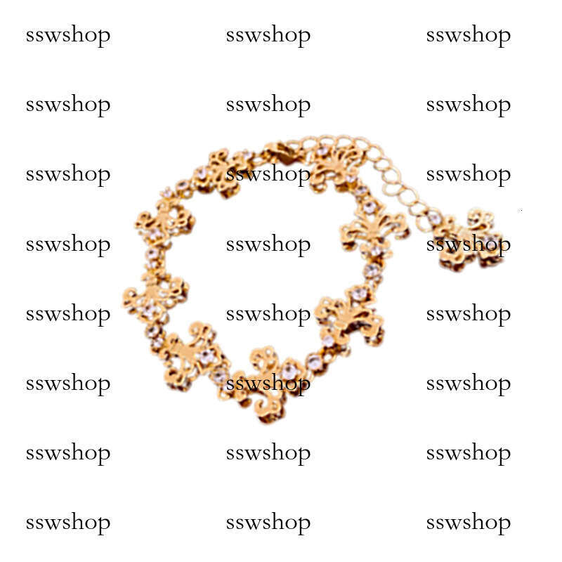 designer Zircon Irregular Iris Light Exquisite High-end Bracelet Temperament Niche Palace Style Hand Jewelry