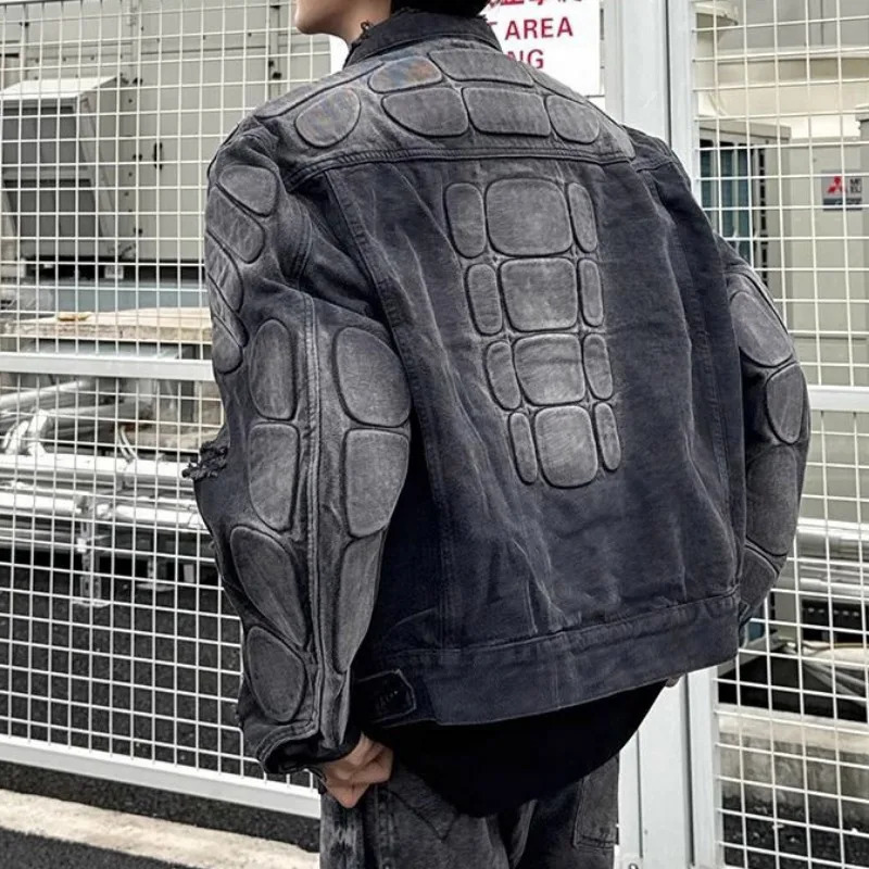 American Loose Hole Denim Jacket Mens Spring Broad Shoulder Rugged Handsome Coat Armor Design Motorcycle Jean Streetwear 250819