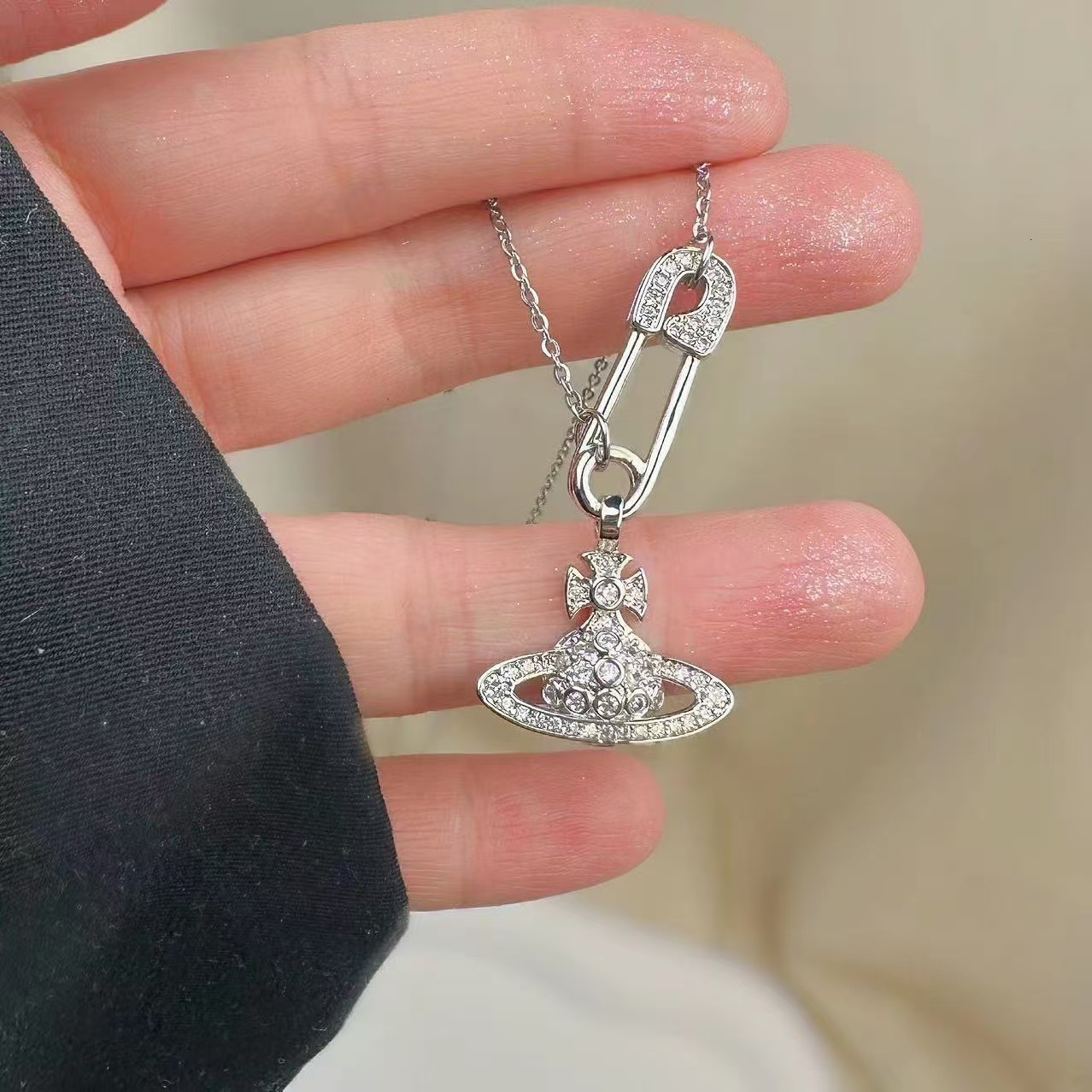 Luxury Brand Designer Jewelry European And American Fashion Micro Inlaid Full Diamond Saturn P Titanium Steel Necklace For Women Niche Style Design Se