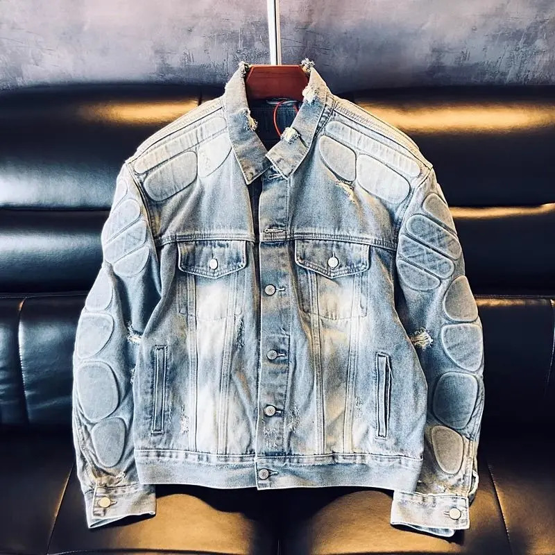 American Loose Hole Denim Jacket Mens Spring Broad Shoulder Rugged Handsome Coat Armor Design Motorcycle Jean Streetwear 250819