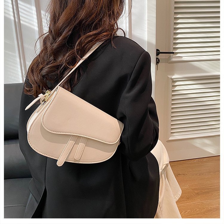 2025 autumn new niche bag simple design women's bag popular fashion crossbody bag elegant armpit saddle bag designer shoulder bag