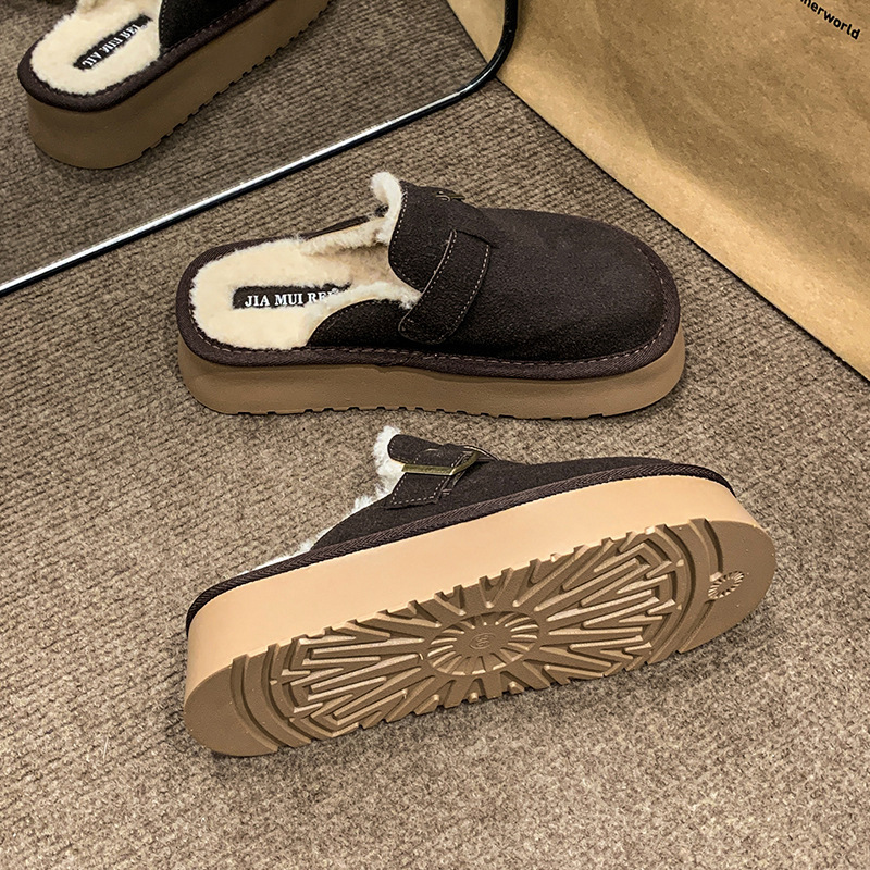 Free delivery designer ladies' shoes Fashionable cotton slippers with personalized design and plush lining for warmth