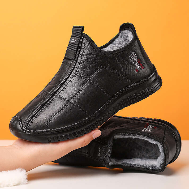 Designer Shoes Men's Winter Versatile Cotton Shoes Cross border Large Size Leather Boots Cold proof and Warm Snow Boots with Thick Velvet Cotton 