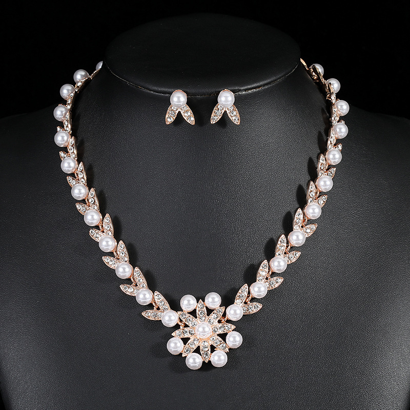 Luxury Brand Designer Jewelry 2022 European And American Foreign Trade New Pearl Necklace Set For Women, Light Luxury Niche Versatile Sweater Chain Cl