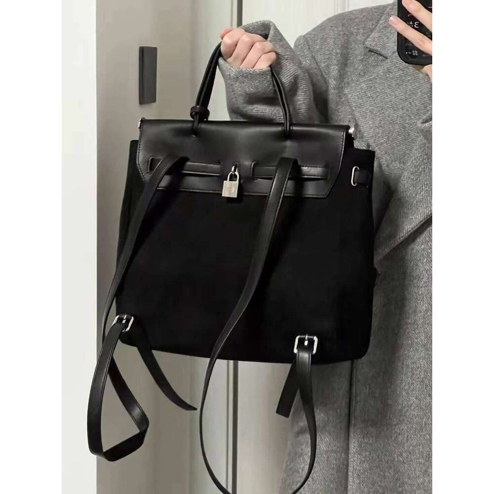 Designer Bag Luxury Bag Elegant Veet BAPA Ladies' Shoulder Bag Solid Colors & Comfortable Grip for Everyday Use