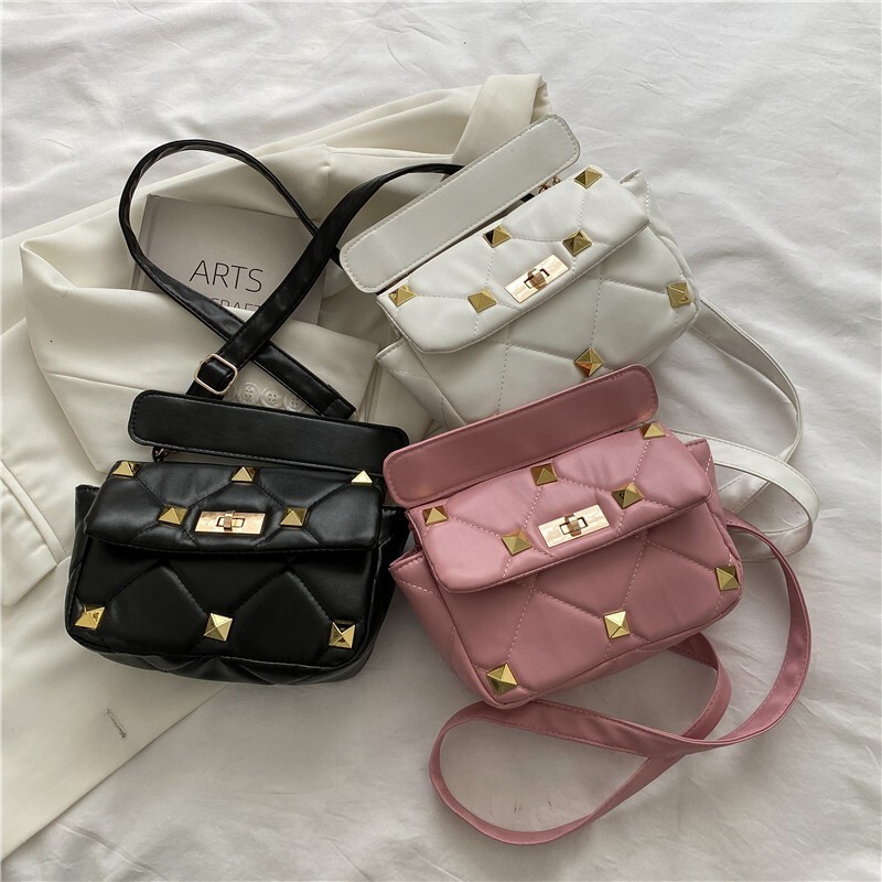 2024 Women's Bag With Rivet Lock Fashionable Soft Surface Embroidered Quilted Single Shoulder Crossbody Bag Luxury Bag Designer Free Shipping Ver