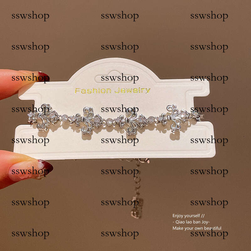 designer Zircon Irregular Iris Light Exquisite High-end Bracelet Temperament Niche Palace Style Hand Jewelry