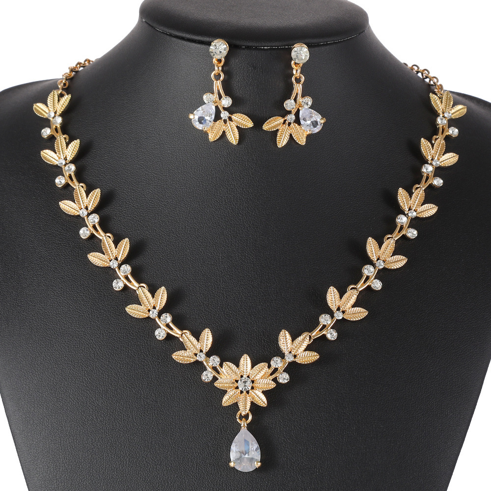 Luxury Brand Designer Jewelry New Style Inlaid Imitation Zircon Korean Style Fresh Necklace Set Collarbone Chain Women's Bridal Evening Dress Acc