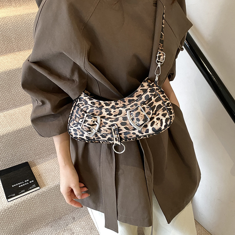 2025 autumn new European and American style spicy girl niche design leopard print women's underarm bag light luxury crossbody bag designer atmosp