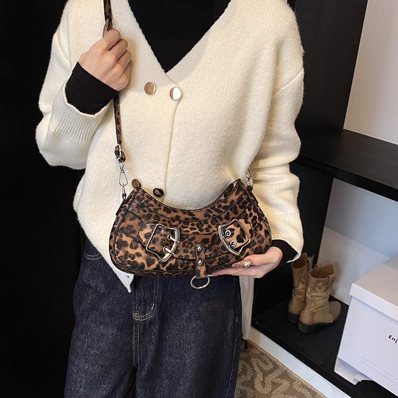 2025 autumn new European and American style spicy girl niche design leopard print women's underarm bag light luxury crossbody bag designer atmosp