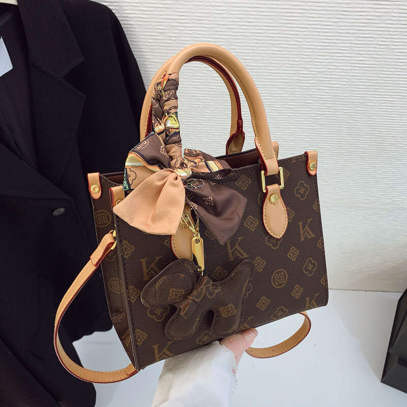Designer Bag Luxury Handbag for Women 2025 New Commuter Small Square Handheld Fashion Versatile Shoulder Crossbody Bag