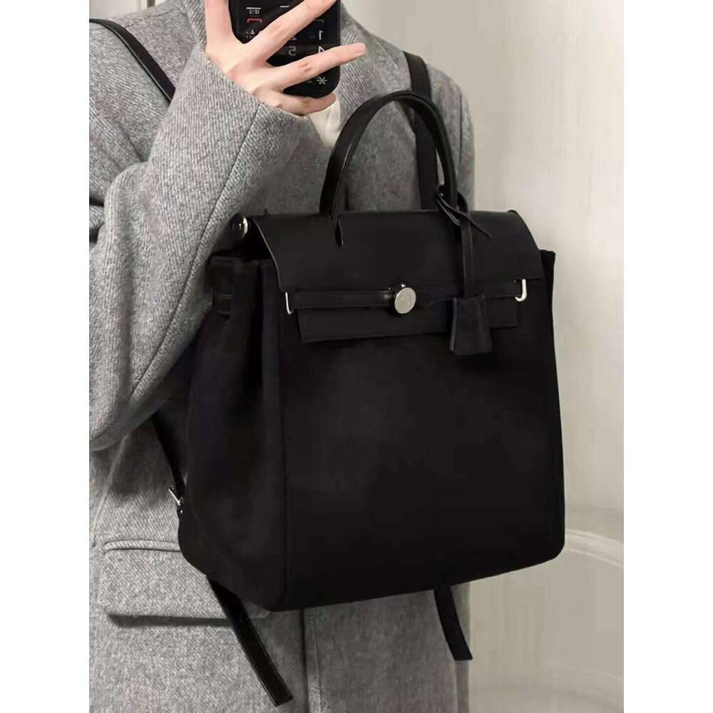 Designer Bag Luxury Bag Elegant Veet BAPA Ladies' Shoulder Bag Solid Colors & Comfortable Grip for Everyday Use