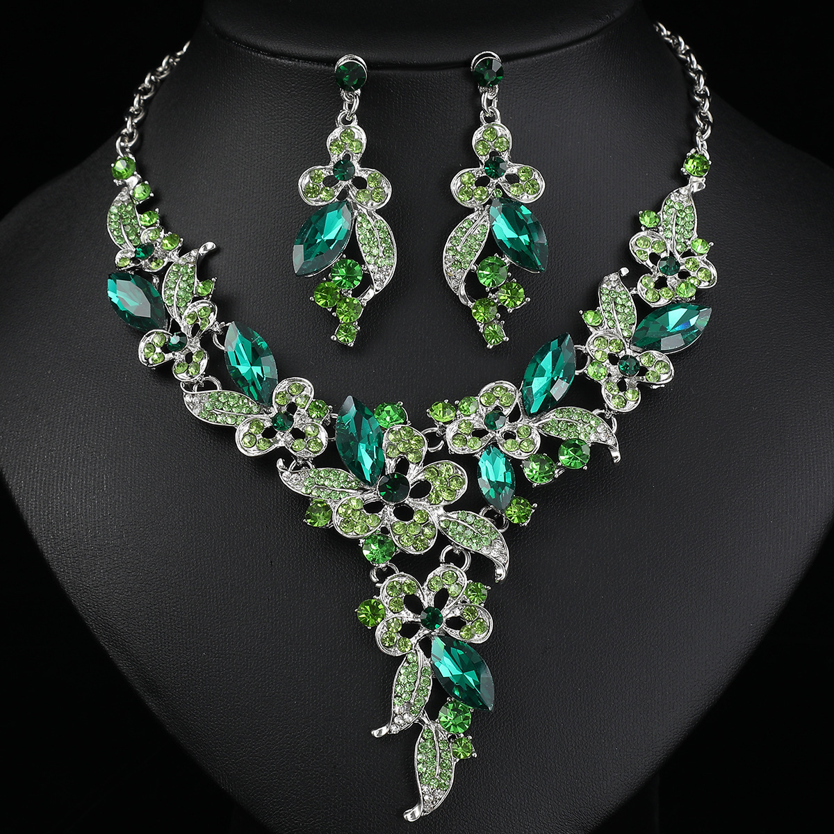 Luxury Brand Designer Jewelry European And American Jewelry Set Necklace Earrings Three-Piece Set Bridal Wedding Accessories New Model Foreign Trade S