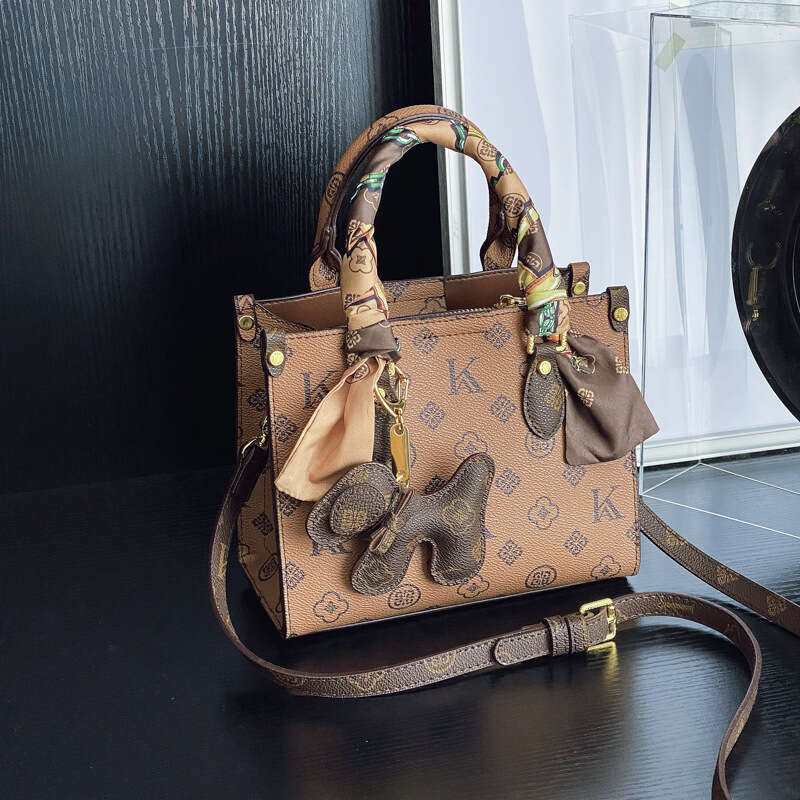 Best Seller Designer Bag Designer Handbag For Women 2025 New Commuter Small Square Handheld Fashion Versatile Shoulder Cssbody Bag