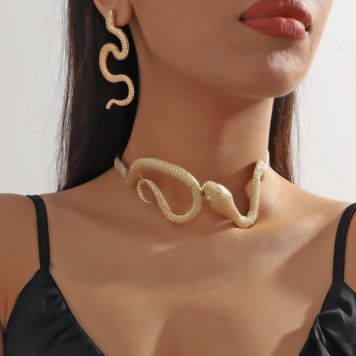 Luxury Brand Designer Jewelry Vintage Necklace Collar Exaggerated Circle Pattern Texture Women's Necklace Fashion Simple Necklace Earrings Access