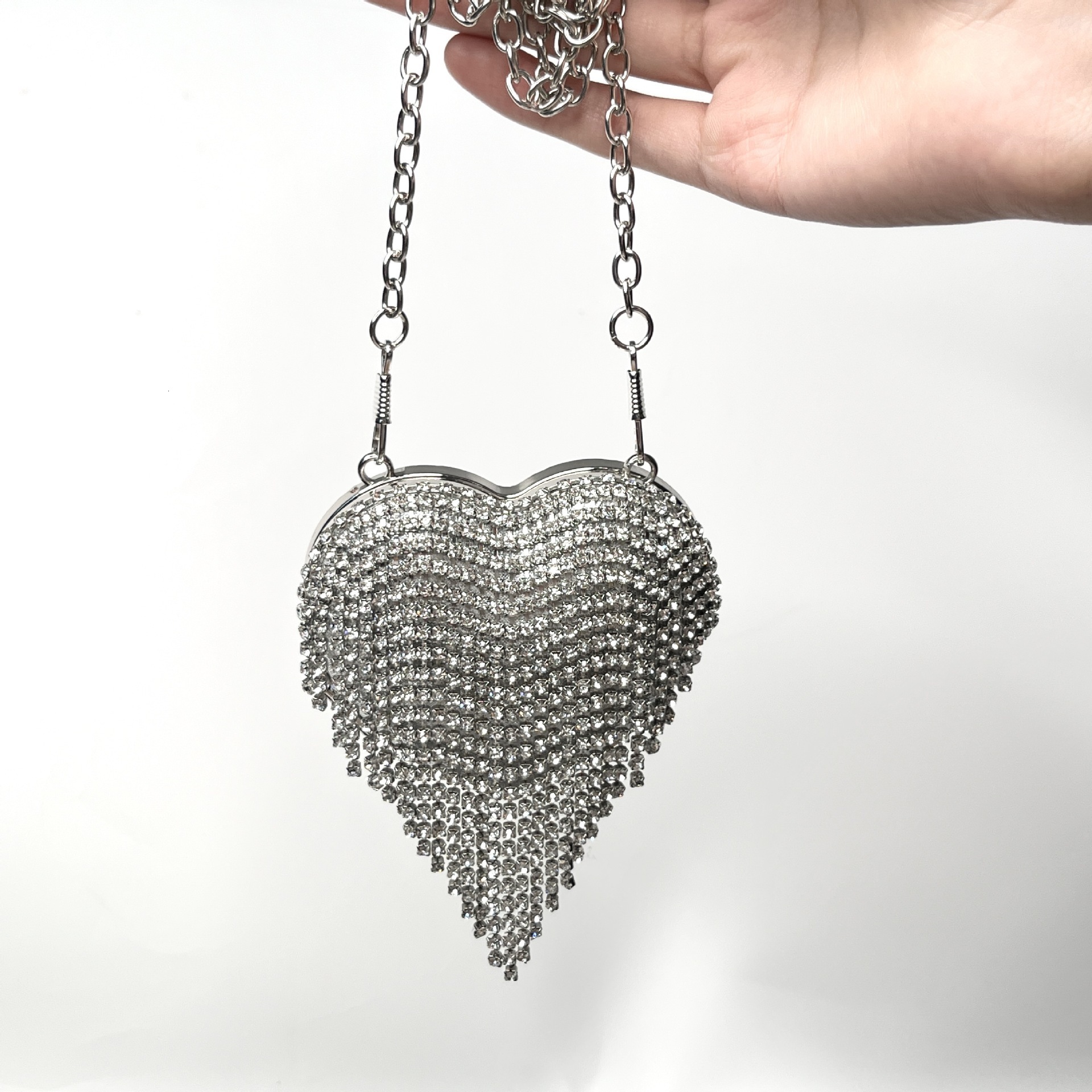 2025 autumn new fashion light luxury crossbody bag atmospheric European and American retro trend lipstick bag heart-shaped crossbody bag designer shou