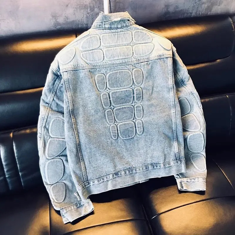 American Loose Hole Denim Jacket Mens Spring Broad Shoulder Rugged Handsome Coat Armor Design Motorcycle Jean Streetwear 250819