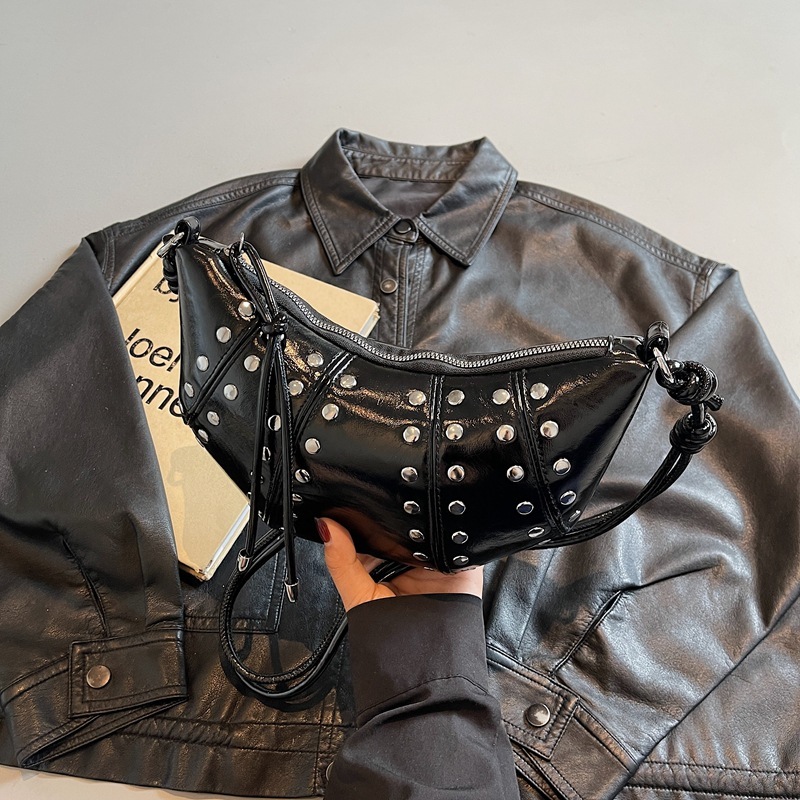 2025 Autumn New Fashion Punk Style Elegant Rivet Bucket Bag European Style American Women's Underarm Bag Designer Shoulder Bag