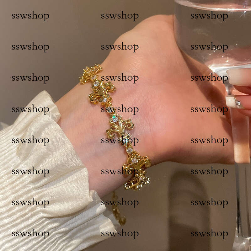 designer Zircon Irregular Iris Light Exquisite High-end Bracelet Temperament Niche Palace Style Hand Jewelry