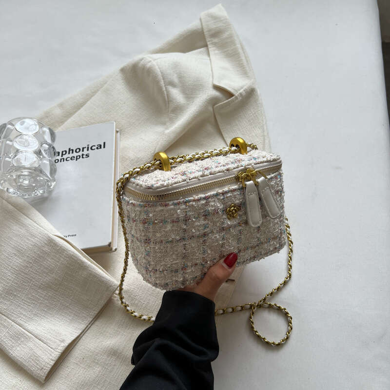 Designer Bag Luxury Bag 2025 New Woolen Stylish Shoulder Bag Small Chain Box Women's Crossbody Fashion Single Shoulder Velvet Trend