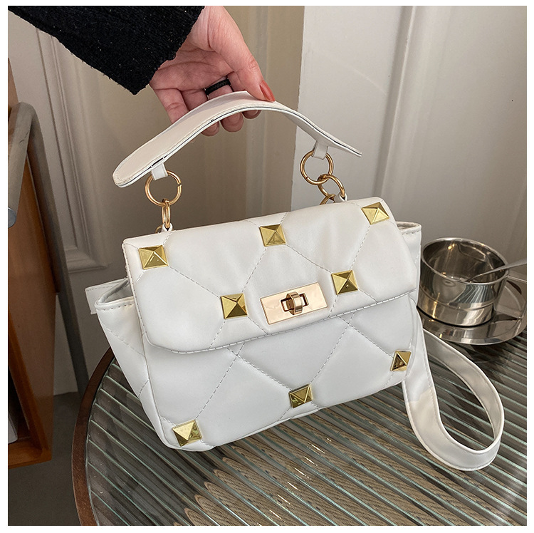 2024 Women's Bag With Rivet Lock Fashionable Soft Surface Embroidered Quilted Single Shoulder Crossbody Bag Luxury Bag Designer Free Shipping Ver