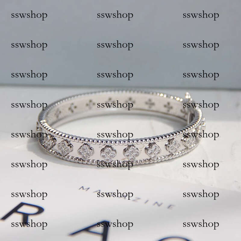 Fairy Kaleidoscope Luxurious Elegant Four-Leaf Clover Three-Dimensional Flower Inlaid Dia Bracelet Temperament and Personality for Women