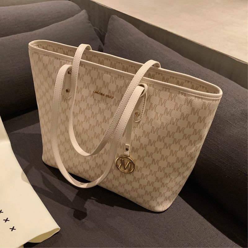 2025 New French Cherry Blossom Tote Bag For Luxury Bagdesigner Free Shipping Women Commuting Niche Ins Handbag Large Capacity Shoulder Bag