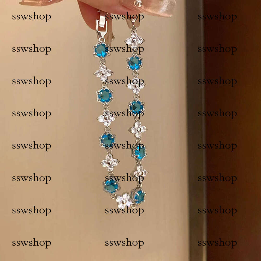 Korean Style Zircon Flower Light High-end Bracelet Versatile Exquisite Fashionable Elegant Jewelry Design Sense Niche