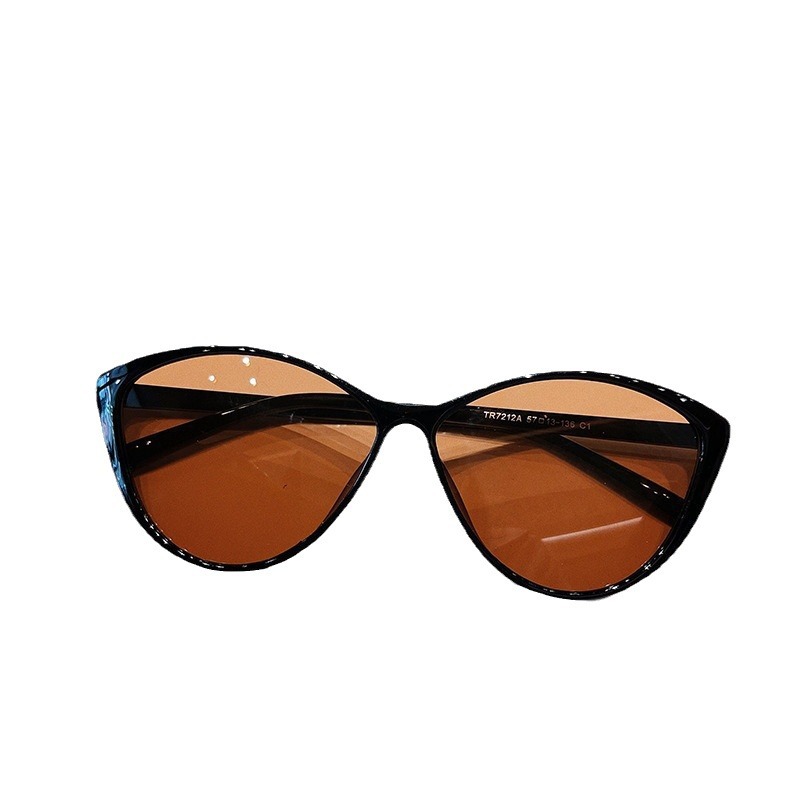 New Arrival Stylish and Versatile Korean Inspired Ultra Light Cat Eye Sunglasses for Trendy and Slim Looking Ladies