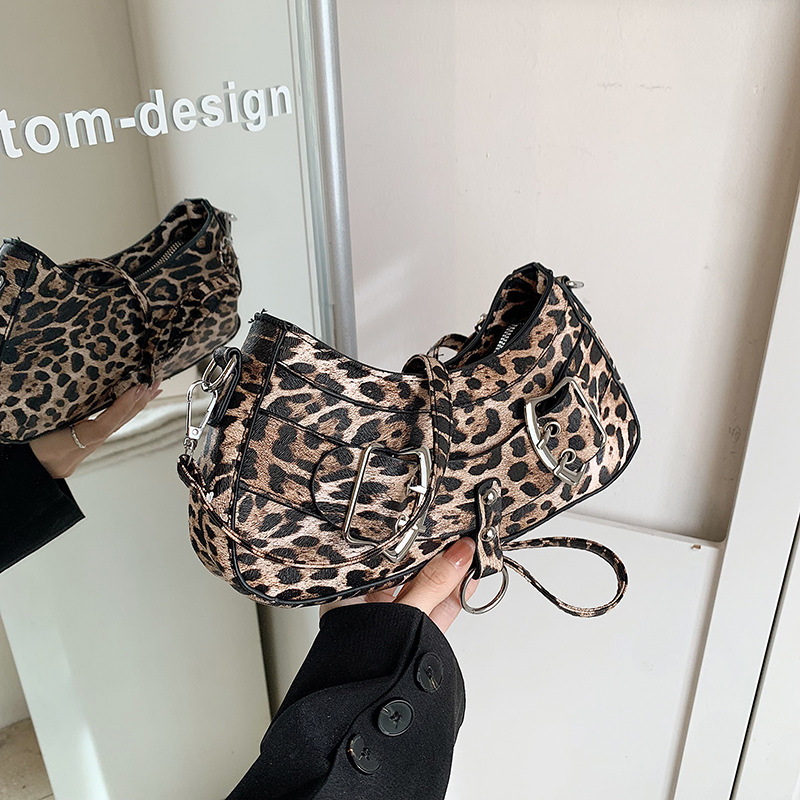 2025 autumn new European and American style spicy girl niche design leopard print women's underarm bag light luxury crossbody bag designer atmosp