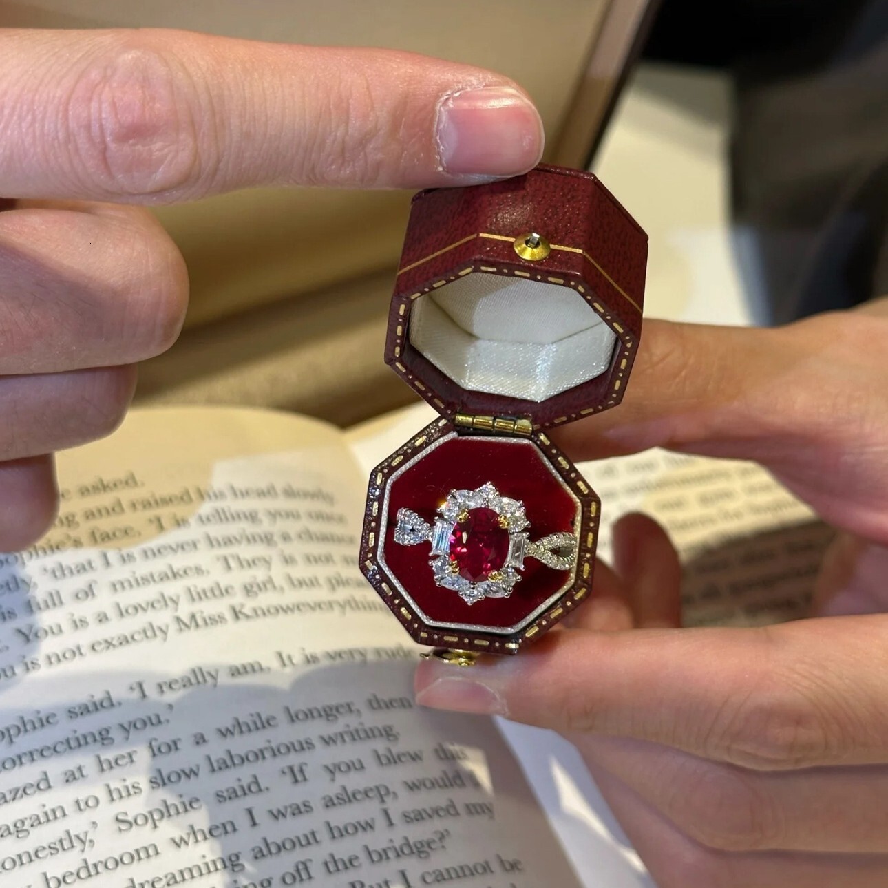 Luxury Brand Designer Jewelry Luxury Design Imitation Moissanite Oval Pigeon Egg 3 Diamond Ring White Gold Cluster Full Diamond Ring For Women