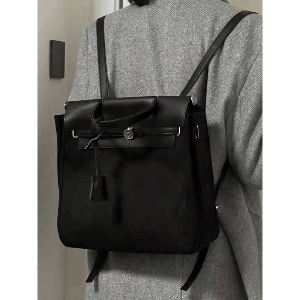 Designer Bag Luxury Bag Elegant Veet BAPA Ladies' Shoulder Bag Solid Colors & Comfortable Grip for Everyday Use