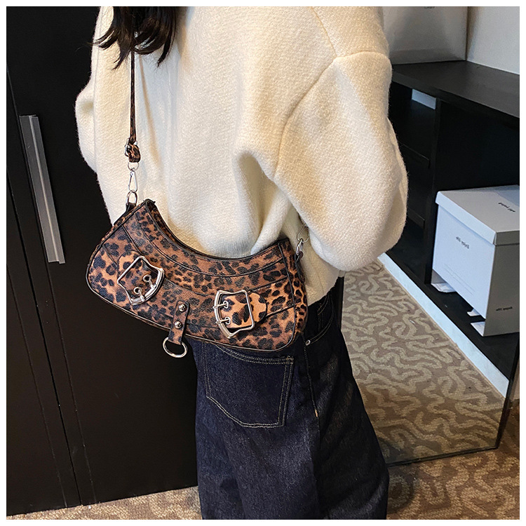 2025 autumn new European and American style spicy girl niche design leopard print women's underarm bag light luxury crossbody bag designer atmosp