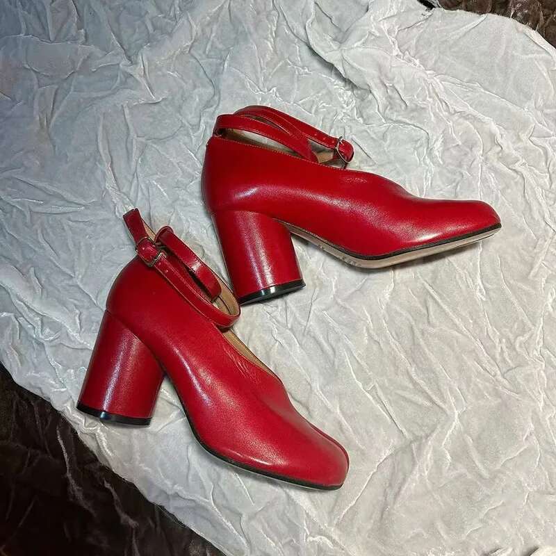Ins Style Vintage Soft Leather Split Toe Tabi Women Pumps Fashion Ankle Strap Thick High Heels Spring Autumn Casual Chunky Shoes 250312