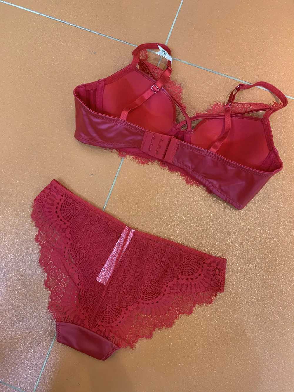 Wriufred PU Smooth Leather Aggregation Lingerie Set Steel Ring Motorcycle Underwear Womens Push Up Bra Underwear Hanging Basket SetXJ250301