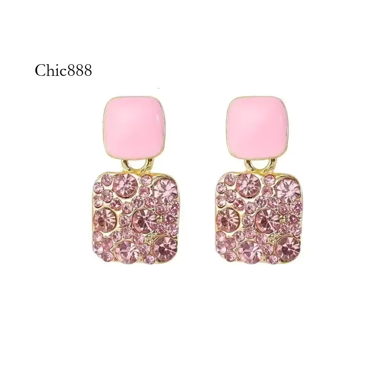 Retro Temperament Europe and America 2023 New High-quality Purple Female Exquisite Niche Fashion Stud Earrings