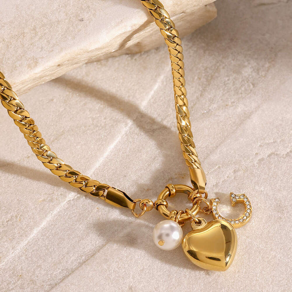 designer Necklace Jieding Stainless Steel Pearl Heart Pendant Necklace Zircon Letter Clavicle Chain Advanced Sensory Item Jewelry