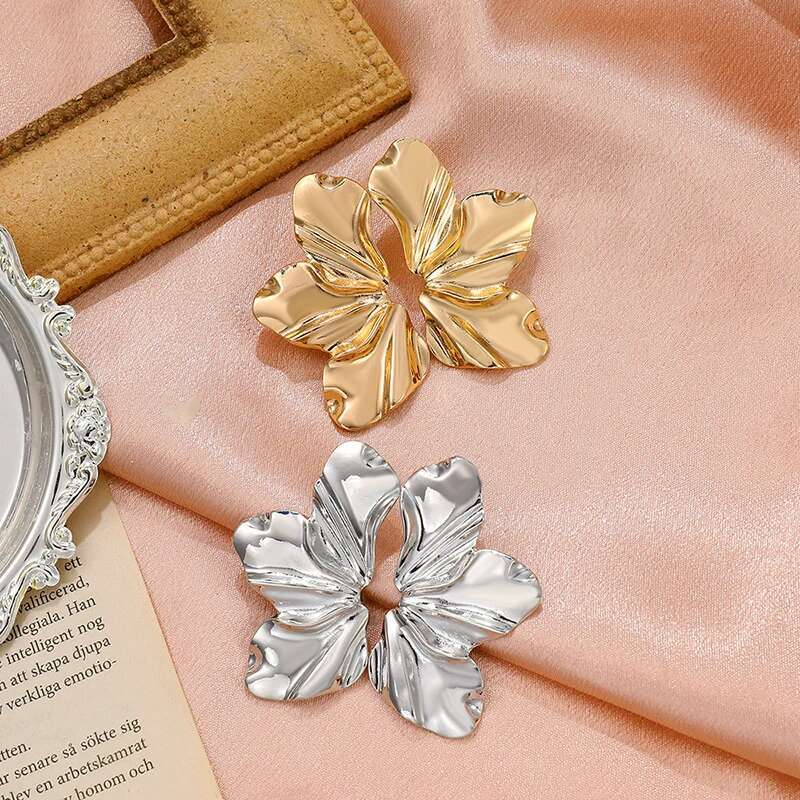 Stainless Steel Chic Half wer Stud Minimalist Irregular Petal for Women 2024 New Gold Color Earrings Party Jewelry
