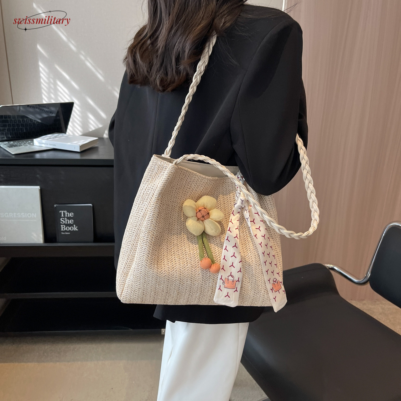 Niche grass woven for women in summer 2025, new large capacity seaside vacation single shoulder diagonal commuting tote bag #swissmilitary