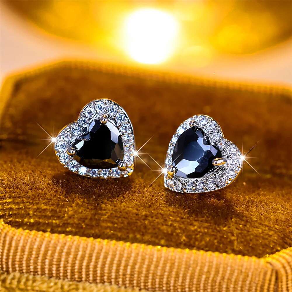 Cute Female Black Zircon Stone Small Heart Stud Earrings Vintage Sier Color Wedding Jewelry For Women