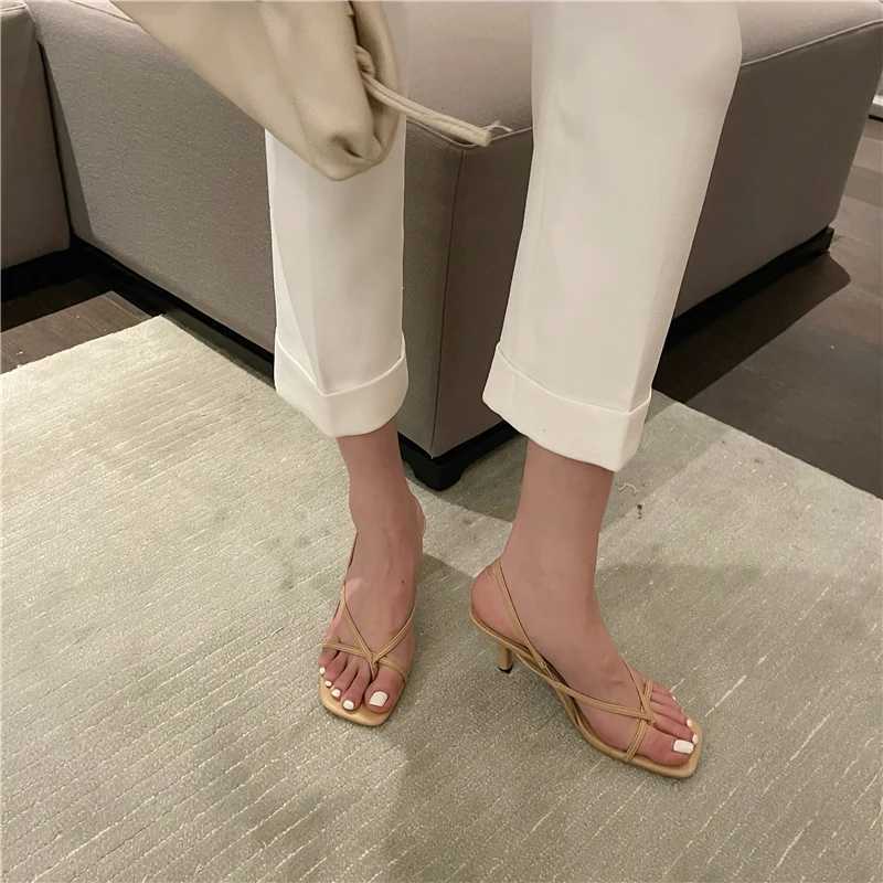 Black Thong Heeled Sexy White Low Heel hot Designer Sandals Summer Shoes For Wen 2024 Belt Buckle Sandalias Femini Z250301