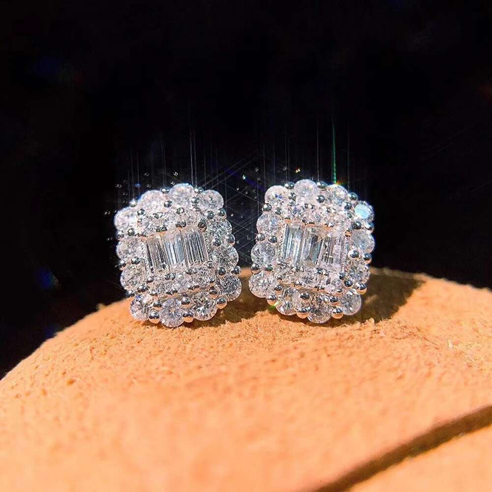 Huitan Fashion Crystal Cubic Zirconia Stud Earrings for Women Modern 2022 Design High Quality Wedding Engagement Jewelry