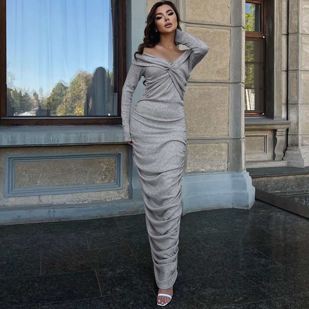 Hot Selling Women's Clothing New Autumn New Product Fashionable Temperament Slim Fit One Line Pleated Long Sleeved Dress