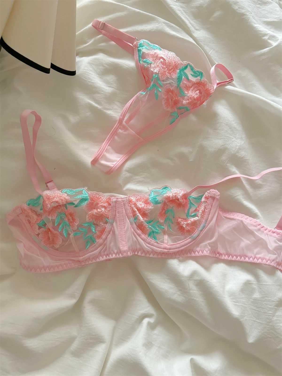 Flower Lingerie Briefs Set Embroidery Temperament Women Underwear Lace Thin Bra Pink Ladies BraletteXJ250301